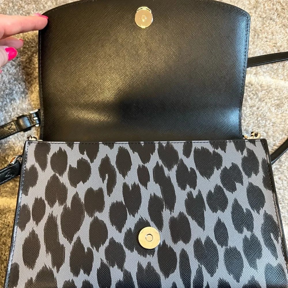 *LIKE NEW* ♠️ Kate Spade ♠️ leopard crossbody with chain